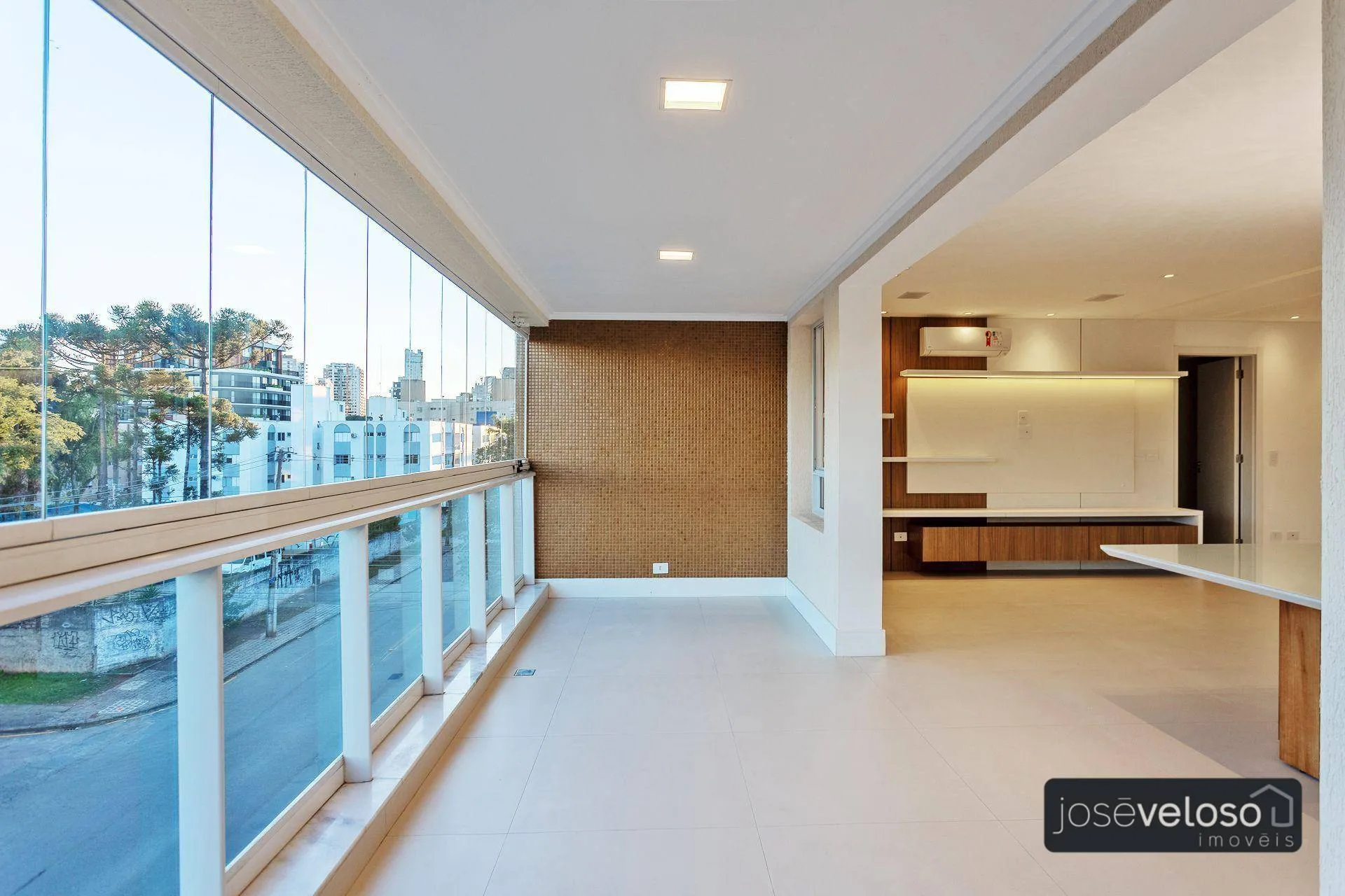 Apartment with open-plan kitchen and 4 bedrooms, 297 m² — photo 8