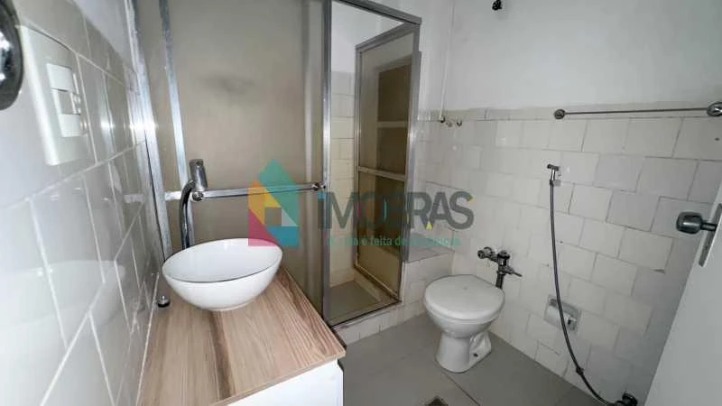 Wood or laminate floors in a 2-bedroom apartment, 65 m² — photo 6
