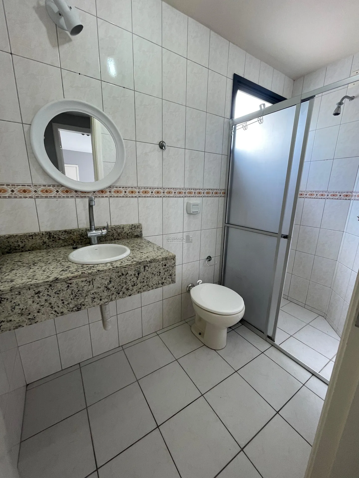 Квартира с 3 спальнями и 1 спальней с ванной, 105 м² — photo 20