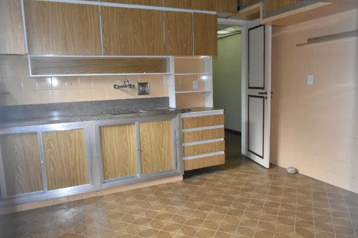 3-bedroom apartment with 3 baths, wood-floor living room — photo 15