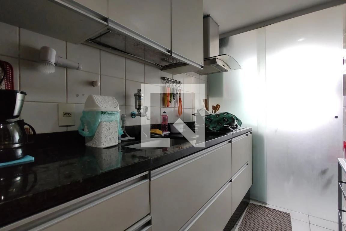 Glass-enclosed balcony in a 3-bedroom apartment, 155 m² — photo 33